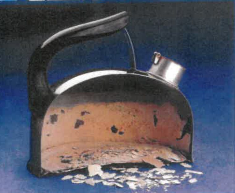 Kettle coated in mineral scale
